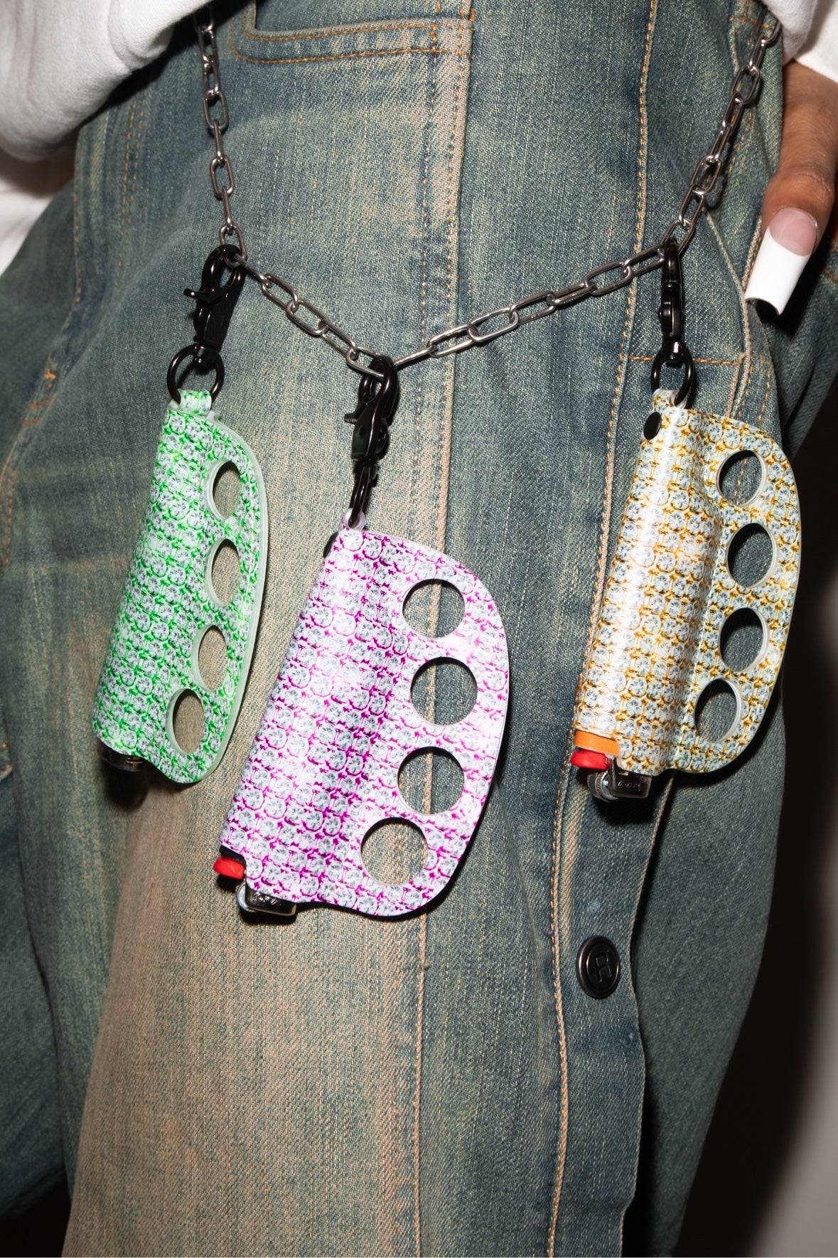 Echo Knuckle Lighter Case - lifestyle on chain